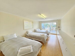 Free WiFi, bed sheets - Flipping Flounder - Coastal Comfort in Robe’s Heart (Robe)