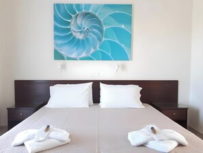 Iron/ironing board, WiFi, bed sheets - Metaxa One-Bedroom 10 Apartment with Shared Pool, Wi-Fi and Air Conditioning (Κάβος)
