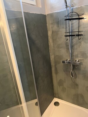 Shower - Cream Gîte – In the Heart of the Vercors Regional Natural Park (Saint-Agnan en Vercors)
