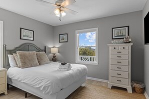 Free WiFi, bed sheets - Morning Mist | Ocean Views, Near Beach, Screened Porch (Emerald Isle)