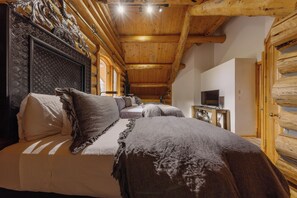 Iron/ironing board, free WiFi, bed sheets - Private Cabin Retreat by InvitedHome | Guest House, Hot Tub, Wood Fireplace (Mountain Village)