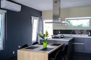 Dining - TwentyTwo Apartments B -  2 bedroom apartment in beautiful Willemstad with AC (Willemstad)