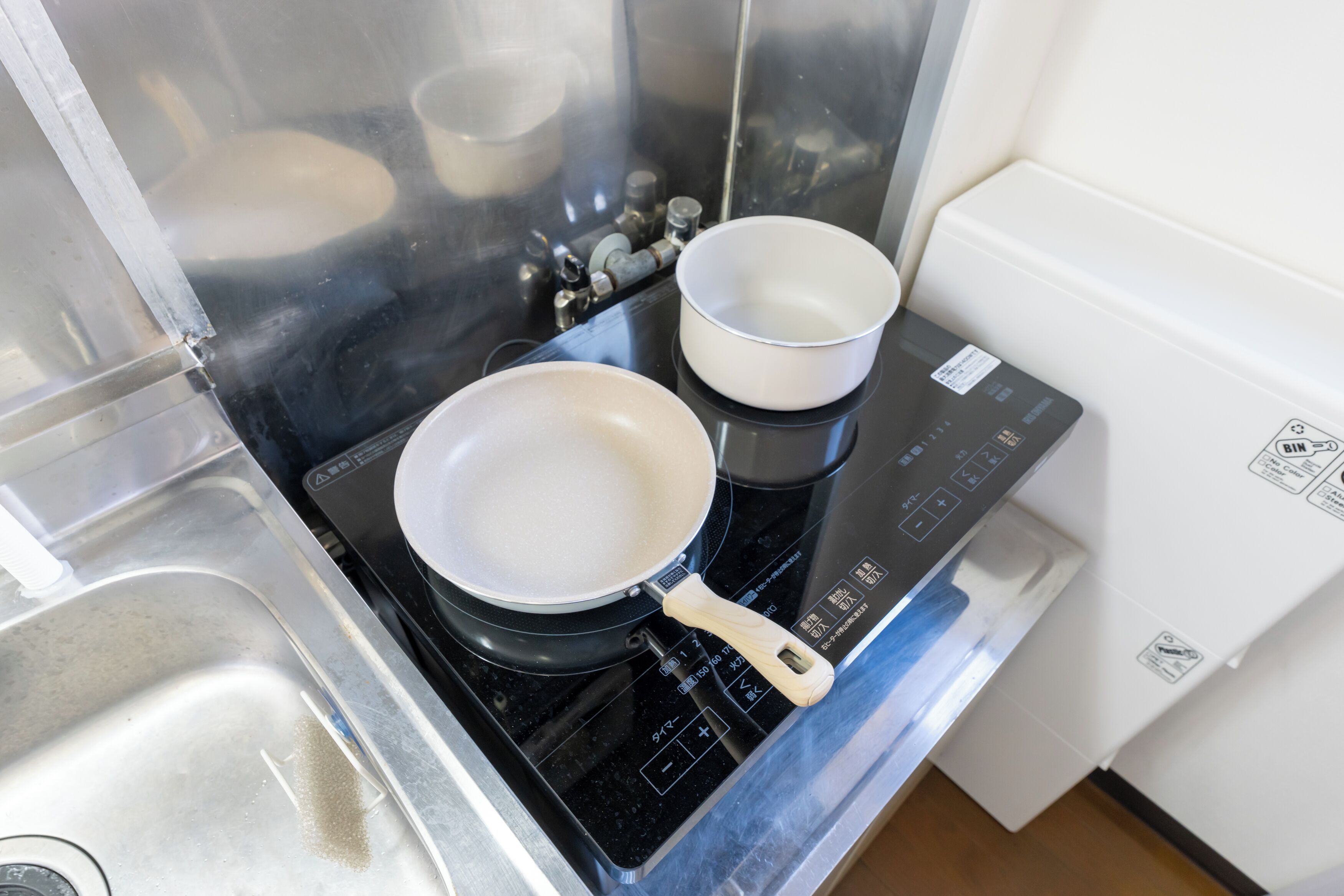 Fridge, microwave, stovetop, electric kettle