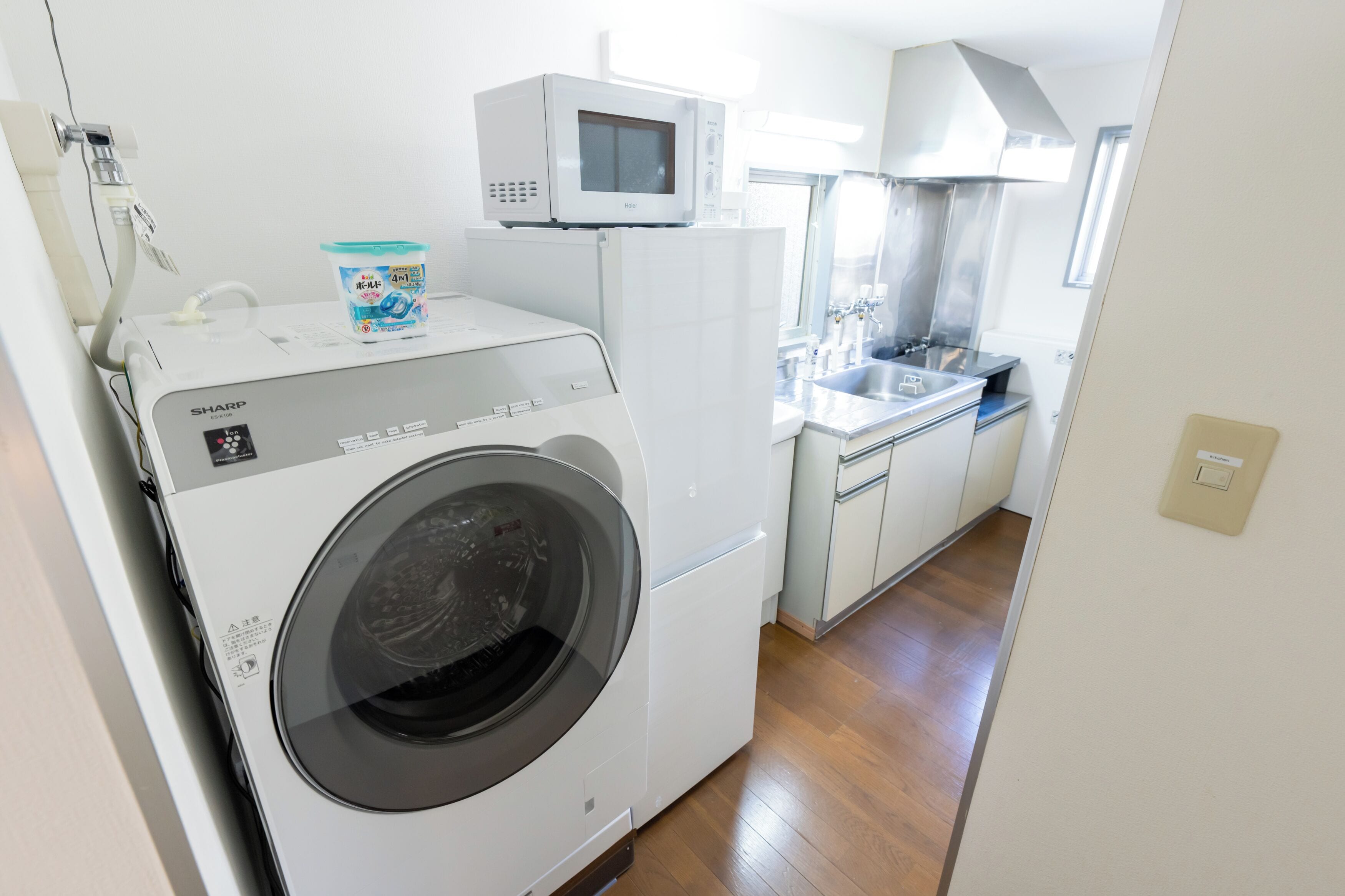 冰箱、微波炉、炉灶、电热水壶