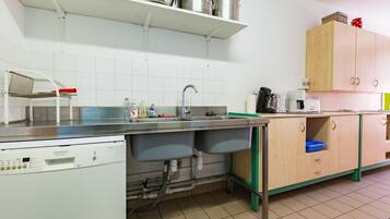 Mikrowelle, Ofen, Herdplatte, Geschirrspüler