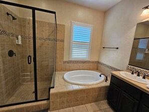Hair dryer, towels, soap, toilet paper - Urban comfort: Home w/ Game Room & Backyard Oasis (Clovis)