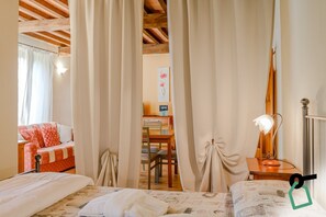 Superior Studio | Bed sheets - Hotiday Massa Marittima (Massa Marittima)