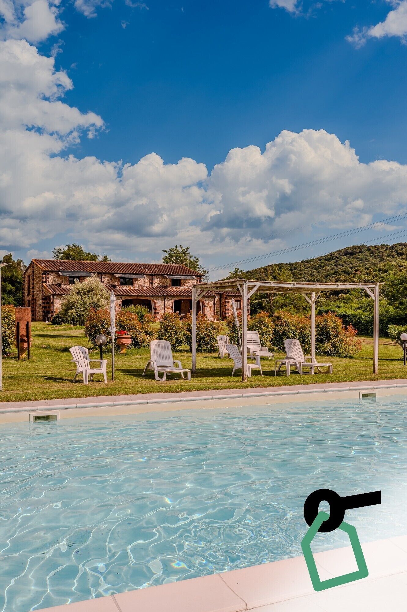 Piscine extérieure (ouverte en saison)