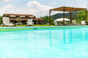 Seasonal outdoor pool - Hotiday Massa Marittima (Massa Marittima)