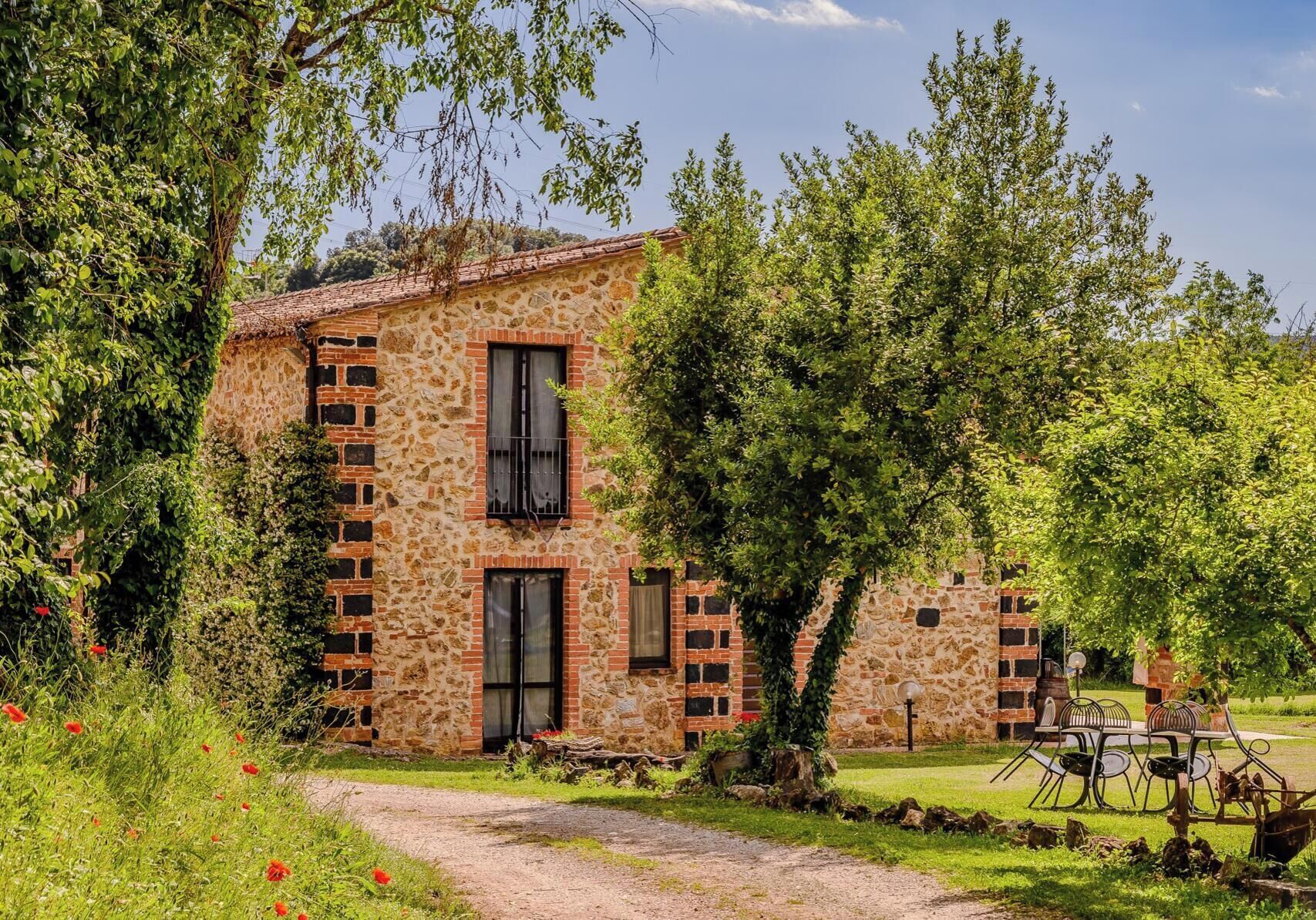 Vista frontal de la propiedad