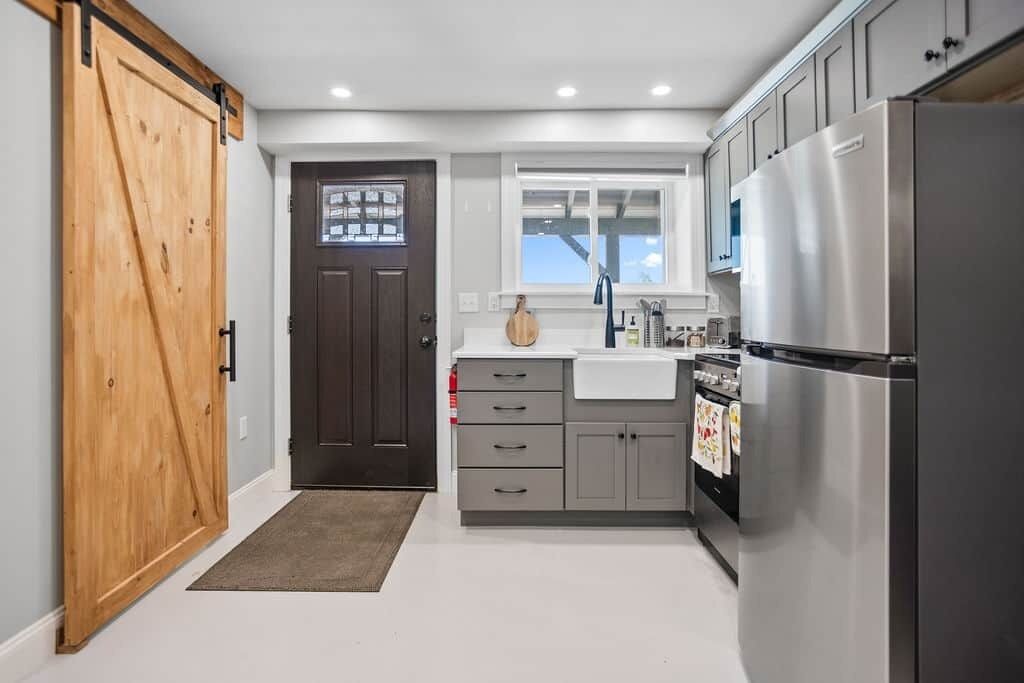 Fridge, microwave, toaster, cookware/dishes/utensils