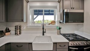 茶具/咖啡用具、冰箱、微波炉、电热水壶
