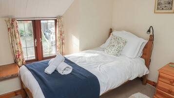 2 bedrooms, individually decorated, individually furnished, free WiFi