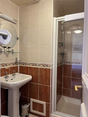 Bay View Twin | Bathroom | Free toiletries, hair dryer, towels, soap
