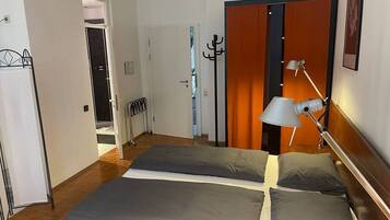 Bügeleisen/Bügelbrett, WLAN, Bettwäsche