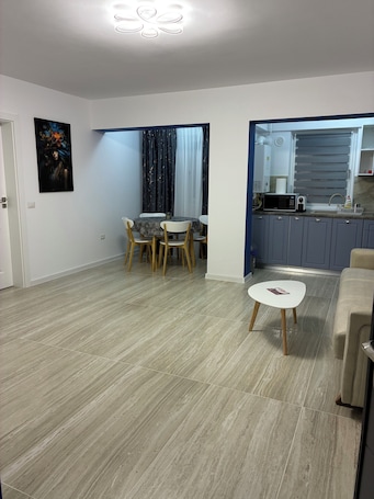 Interior. Soothing 1-bedroom apartment in Craiova perfect for relaxing stays