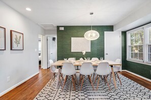 Dining - Chic 3BR Retreat•Firepit•Minutes to NC State (Raleigh)