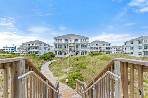 Oceanfront 2BR Condo w/ Pool, Tennis, Deck & Direct Beach Access | Ocean Views
