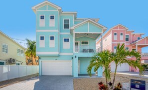 Exterior - Brand new custom home STEPS from the beach and times square - Unbelievable bay views, stunning pool and spa and large entertaining space! (Fort Myers Beach)