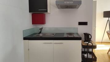 Herdplatte, Wasserkocher mit Kaffee-/Teezubehör