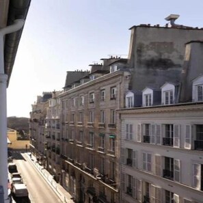 Front of property - POP Palais Bourbon Hotel (Paris)