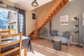 TV - Adults-Only Getaway in the Pyrenees – Nordic Bath & Sauna (Arrens-Marsous)