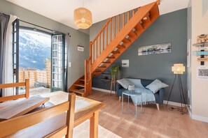 TV - Gîte le Tech Nordic Bath & Sauna in the Heart of the Mountains (Arrens-Marsous)