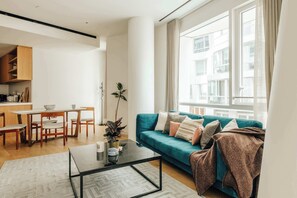 TV - Modern Luxury Flat with Free Parking in Battersea (Greater London)