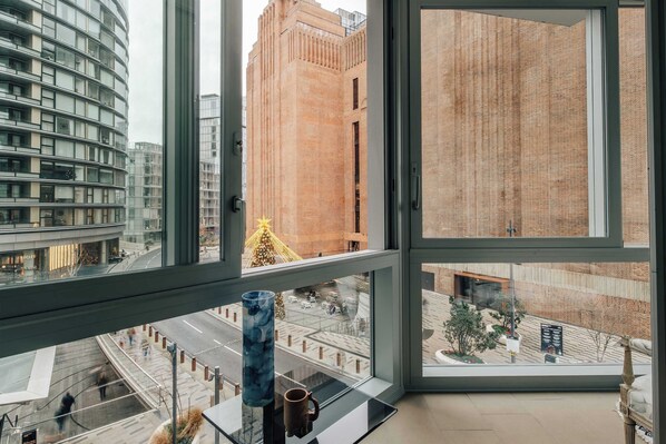 المنشأة من الداخل