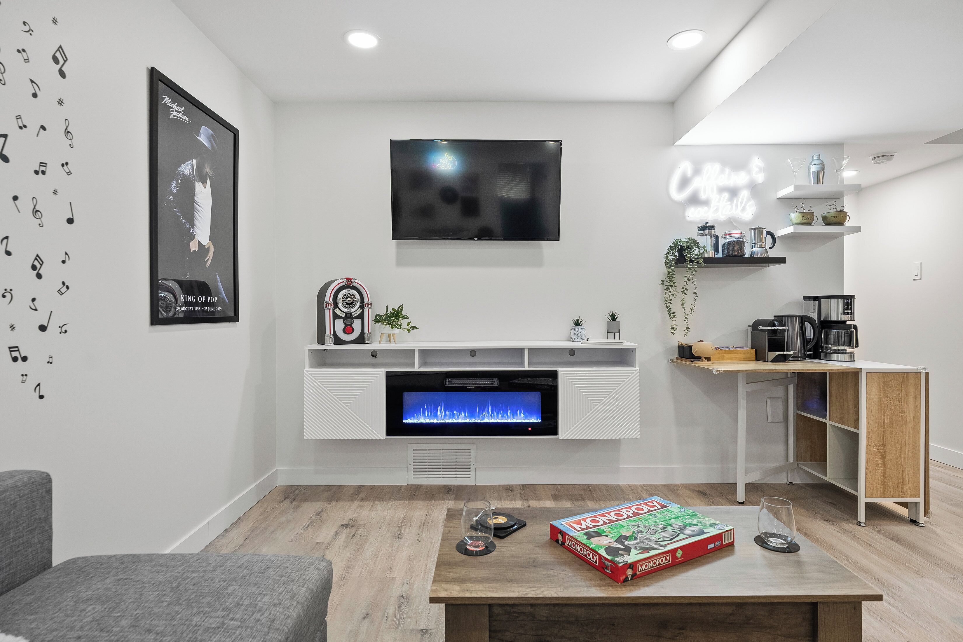 Smart TV, video games