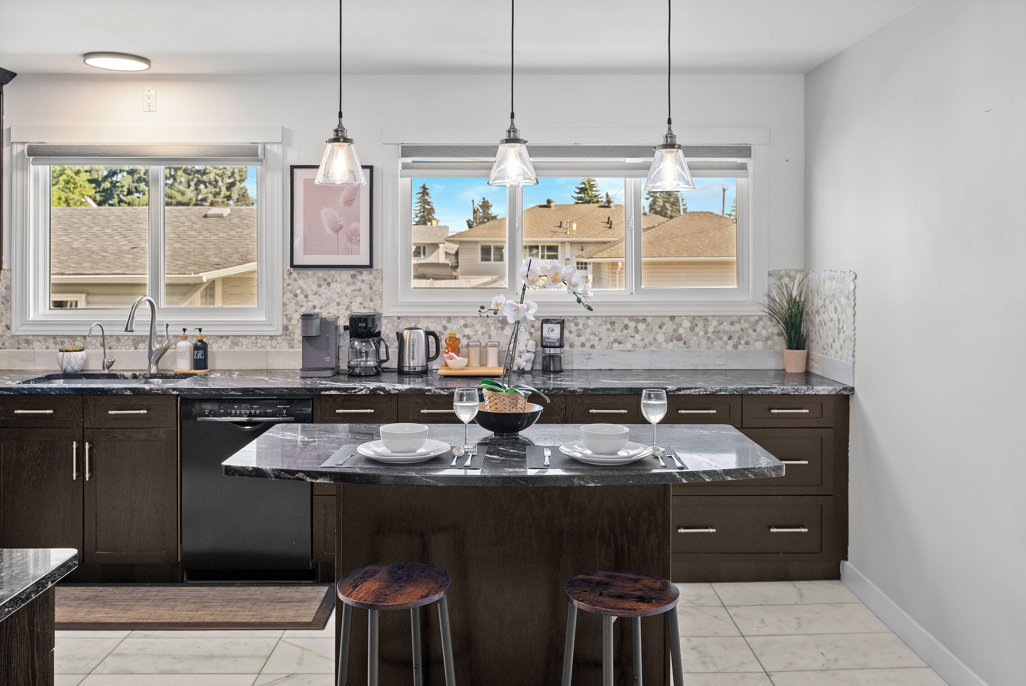 雪櫃、微波爐、焗爐、爐具