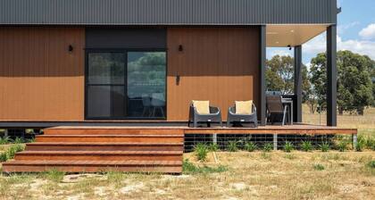 Olliedean Retreat Dual Cottages with Scenic Views