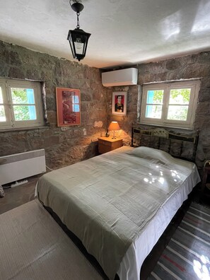 Bügeleisen/Bügelbrett, Internetzugang, Bettwäsche