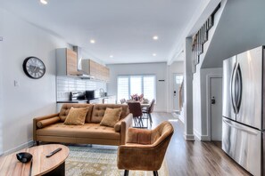 TV - Spacious Delightful 3.5BR Easy Access to Montréal (Longueuil)