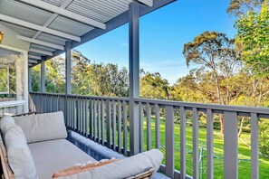 Property grounds - Vigneron Retreat Minutes to McLaren Vale Wineries (Chandlers Hill)