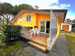 Front of property - Comfy Villa in Central Location (San Michele al Tagliamento)