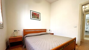 Biệt thự, 2 phòng ngủ, sân hiên, quang cảnh thành phố | 3 phòng ngủ