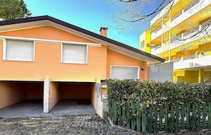 Villa, 2 chambres, patio, vue sur la ville | Stationnement | Stationnement à durée limitée