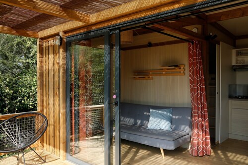 Chalet "30m² Le phare dde Ouessant" in Plouhinec, 500m from the beach, sleeps 5