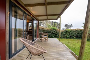 Outdoor dining - Chalet "20m² - Île de Sein" with Terrace (Plouhinec)