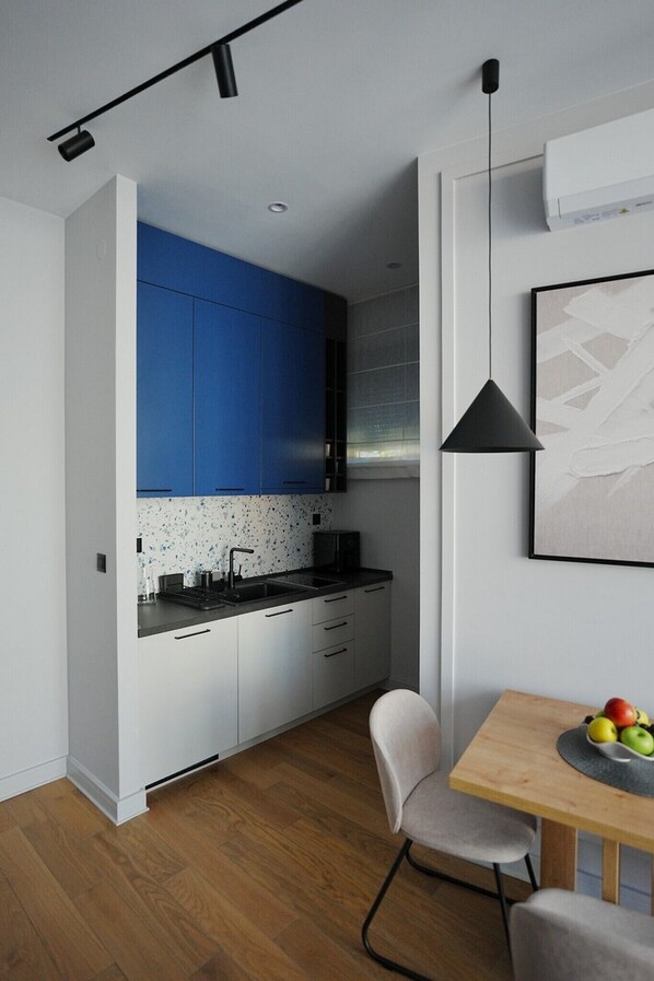 高級開放式套房 | 私人廚房 | 小冰箱、爐台