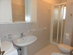 Apartment, 1 Schlafzimmer, Balkon, Stadtblick | Badezimmer