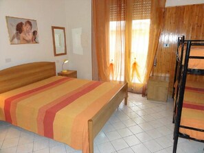 1 bedroom - Central Flat With Terrace and Parking (San Michele al Tagliamento)