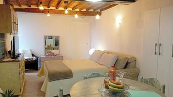 1 Schlafzimmer, Bügeleisen/Bügelbrett, Bettwäsche