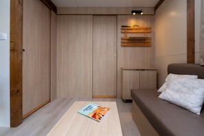 Interior - Chalet “20m² - Les Îles Vierges” with Terrace (Plouhinec)