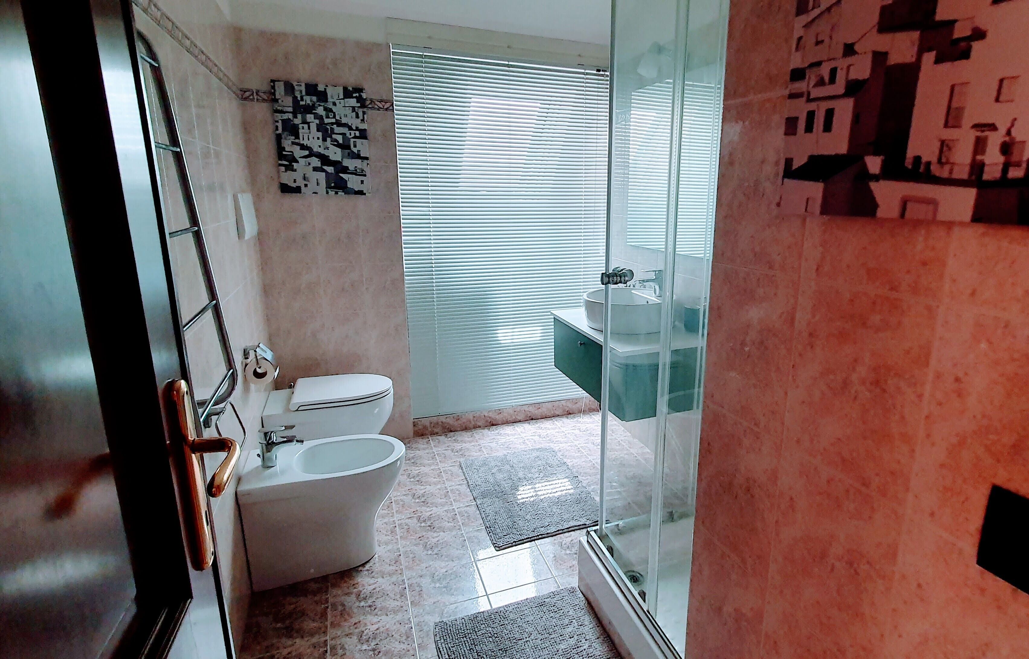 Shower, free toiletries, hair dryer, towels