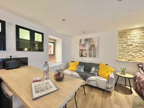 Smart TV - Renovated Cozy Studio with Wifi, 5 min from Quimper Station & City (Quimper)