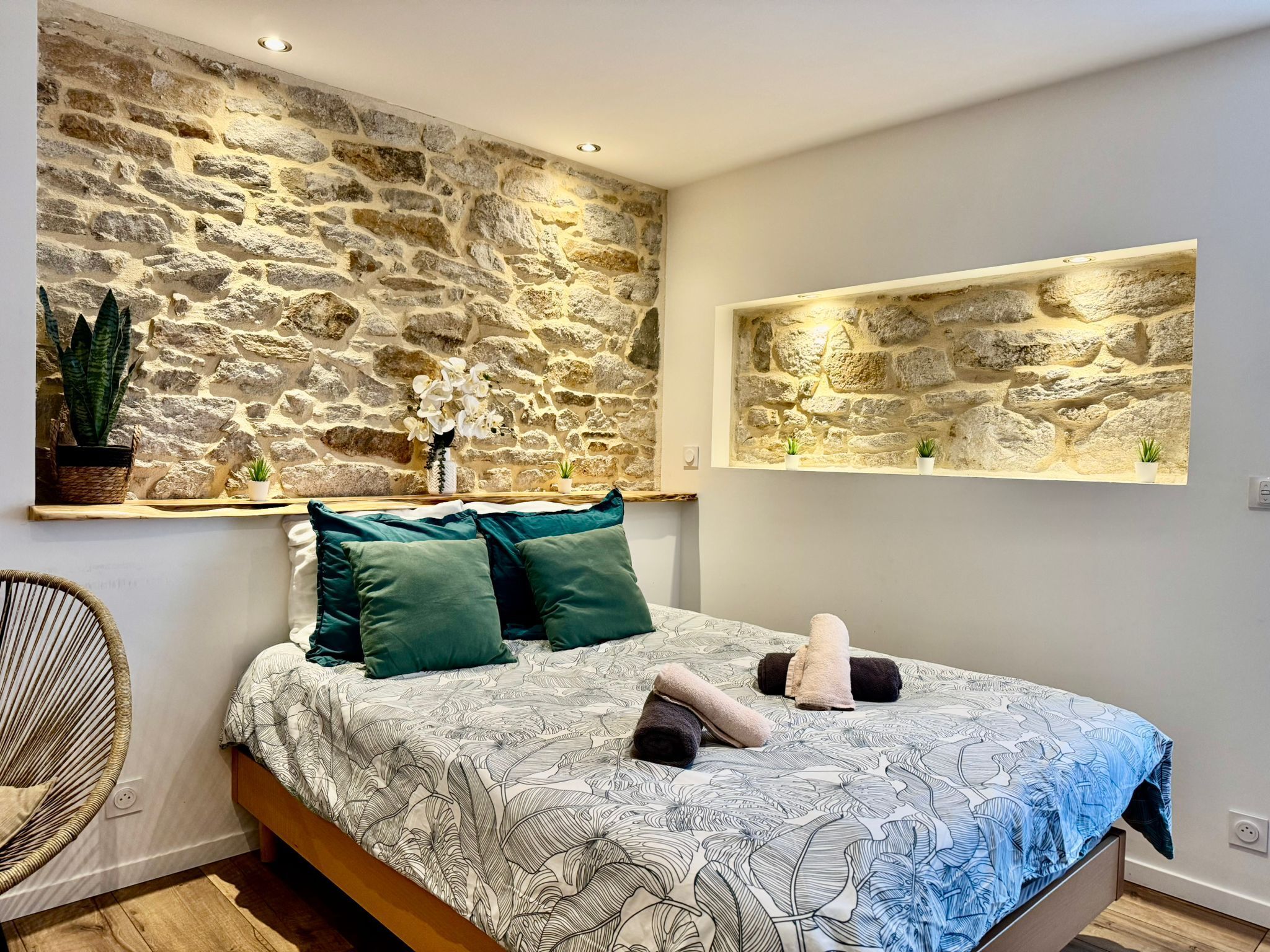 Desk, iron/ironing board, travel crib, free WiFi