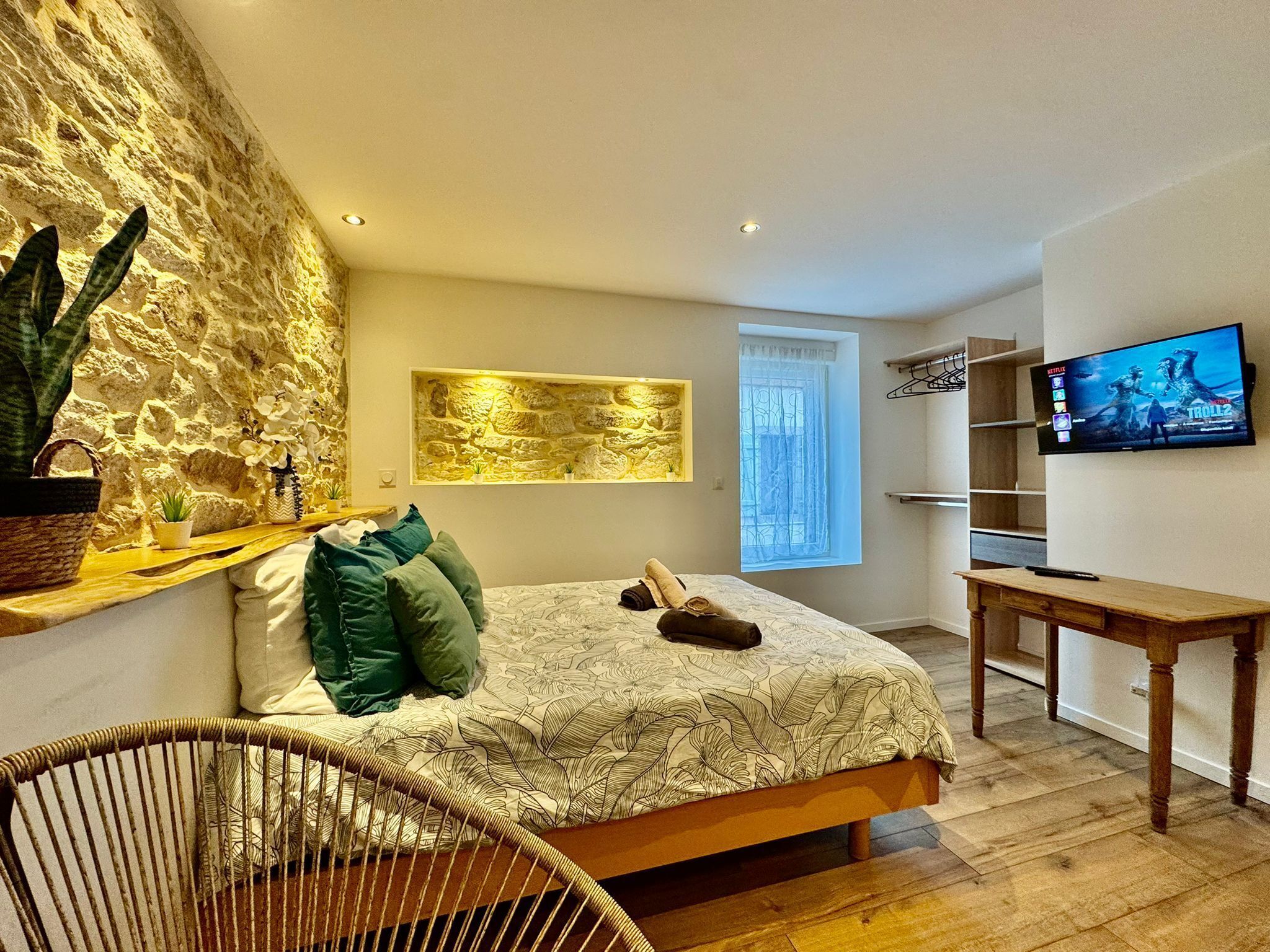 Desk, iron/ironing board, travel cot, free WiFi