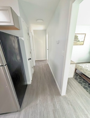 Interior - Soothing 2-bedroom apartment with AC in charming Crewe (Crewe)